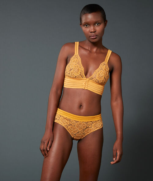 Shorty en dentelle, bande sporty Shorty en dentelle, bande sporty