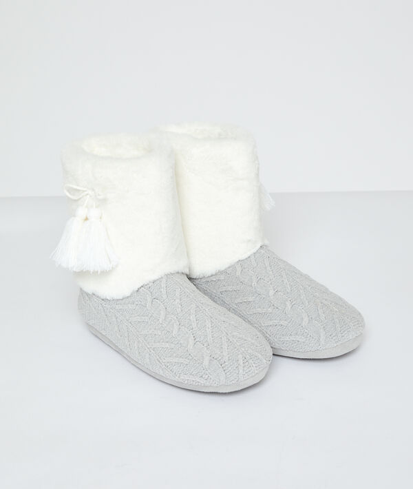 Chaussons bottines fourrés bi matière Chaussons bottines fourrés bi matière;${refinementColor}