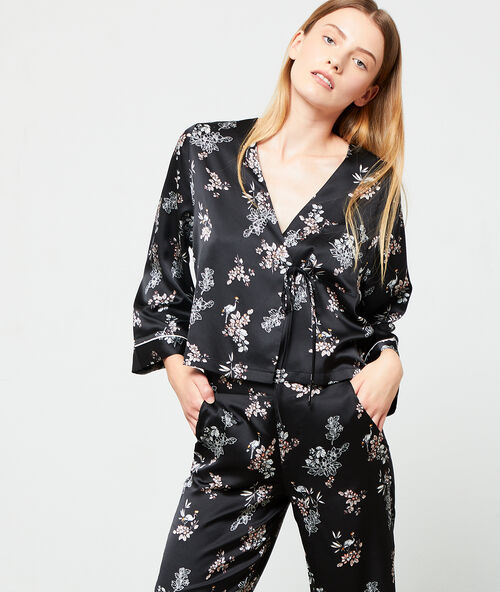 Chemise de pyjama cache-coeur noir.
