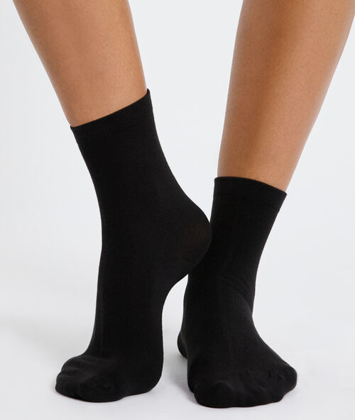 2 paar sokjes zwart.