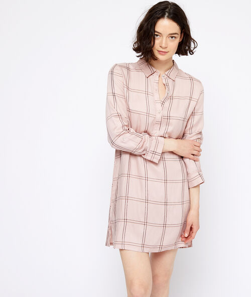 Geruit nachthemd roze.