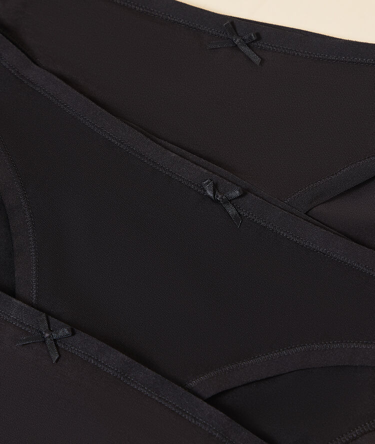 Lot de 3 culottes en coton noir.
