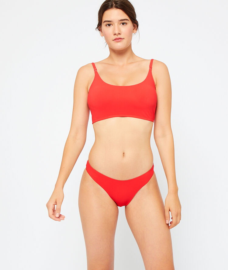 Haut de maillot de bain brassière rouge.