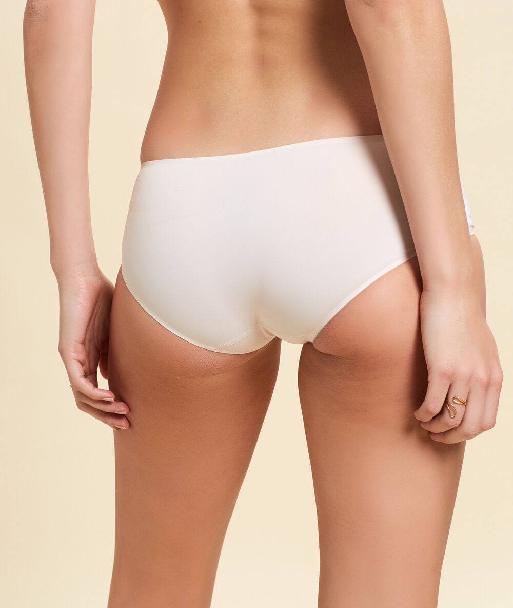 Shorty en microfibre rose poudre.