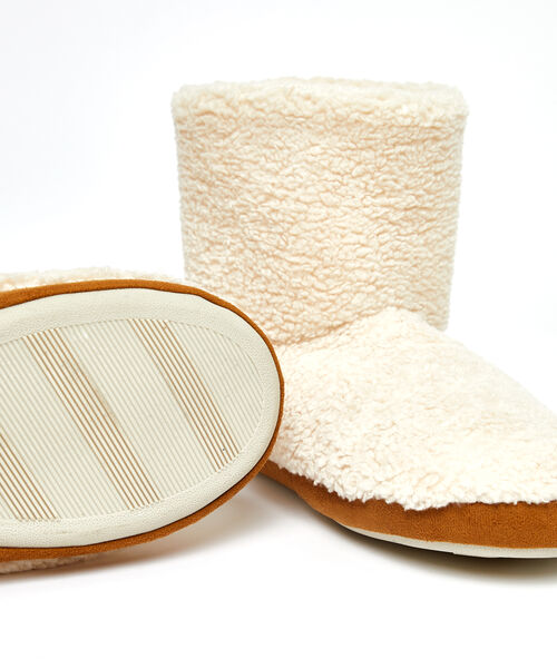Chaussons bottines doudou ecru.