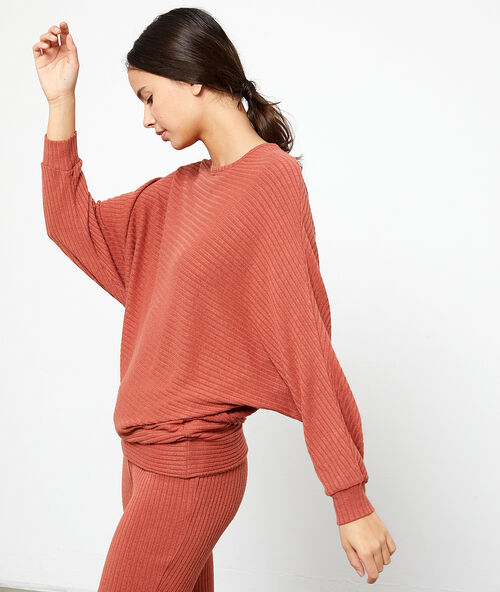 Oversized sweater terracotta.
