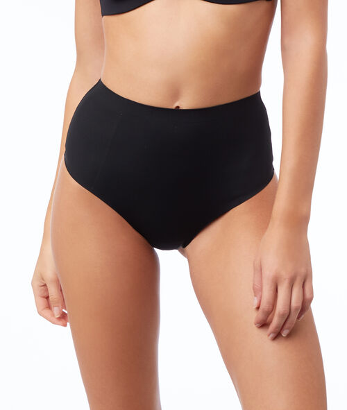 String hoge taille - niveau 3: silhouet opnieuw ontworpen String hoge taille - niveau 3: silhouet opnieuw ontworpen