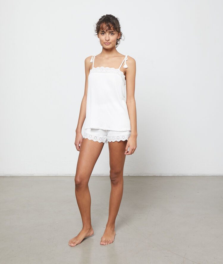 Short brodé ecru.