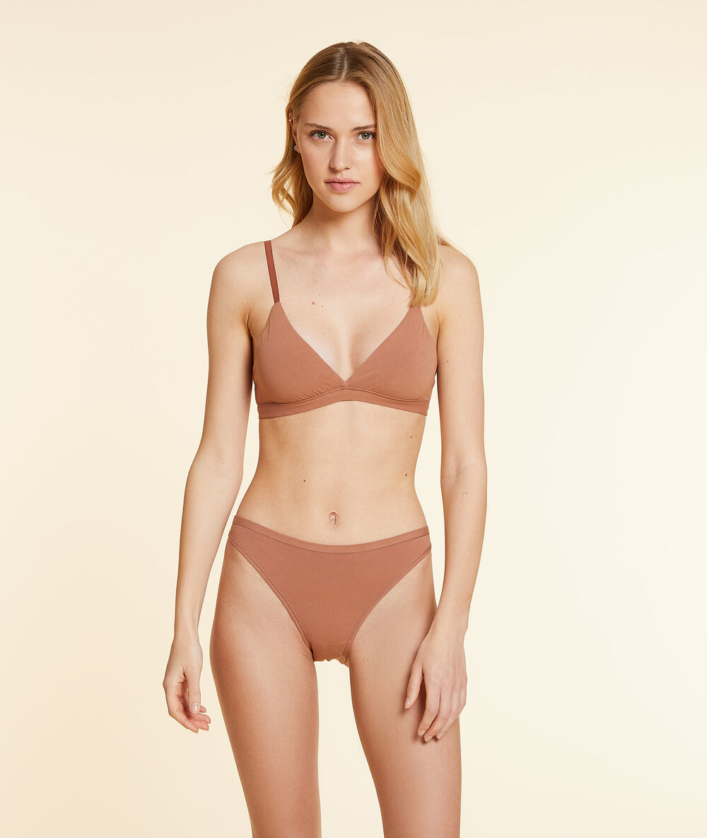 High leg slip in elastisch biokatoen chocoladebruin.