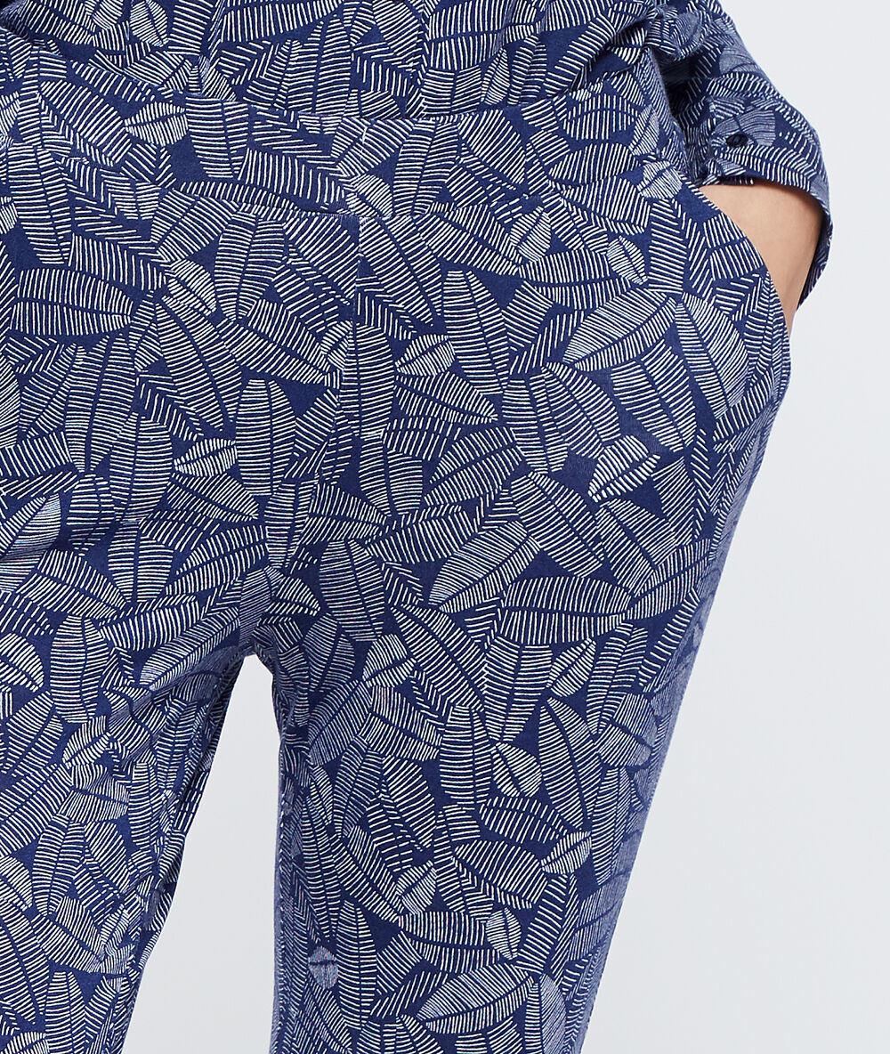 Pantalon imprimé marine.