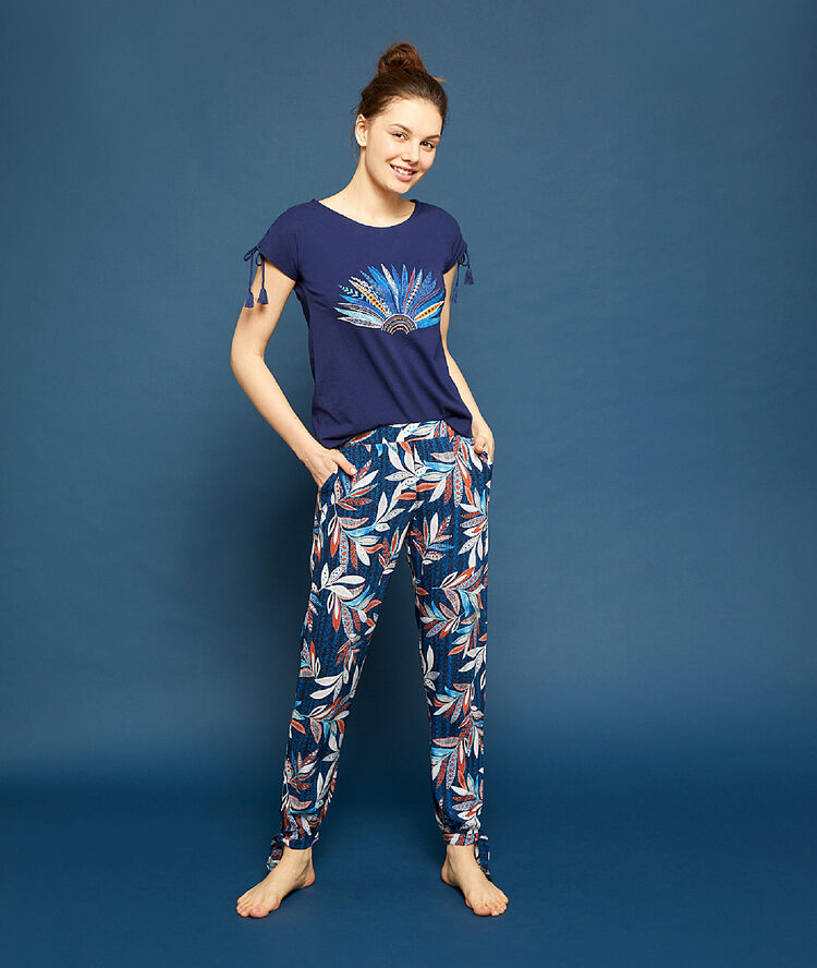 Pantalon imprimé bleu.