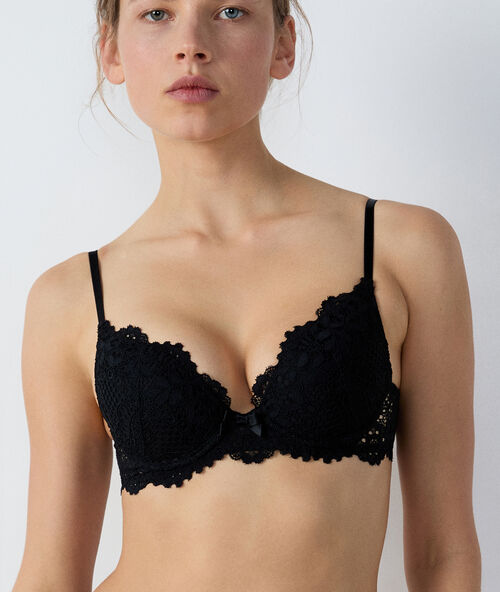 Soutien-gorge n&deg;2 - push-up plongeant noir.