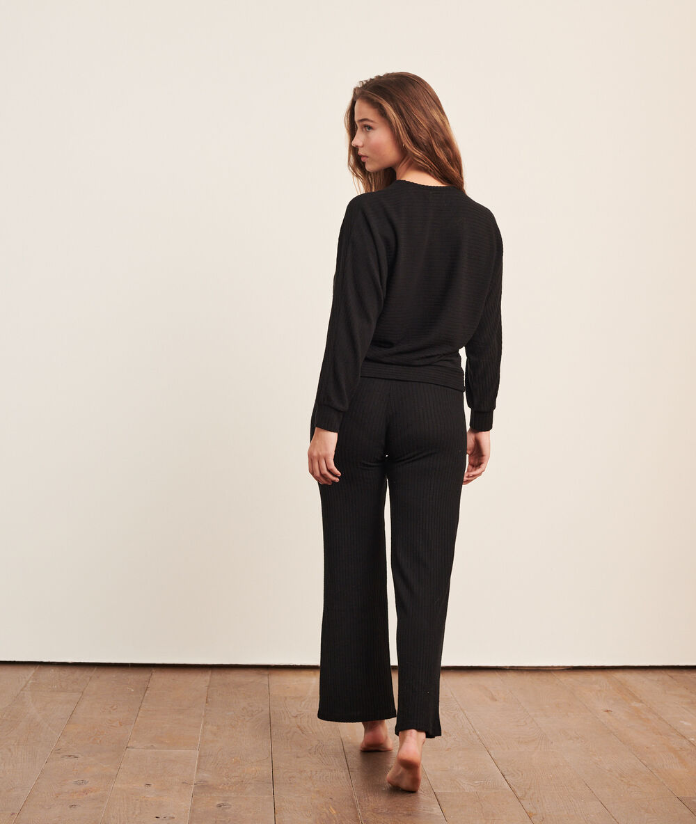 Loungewear ribgebreide top zwart.