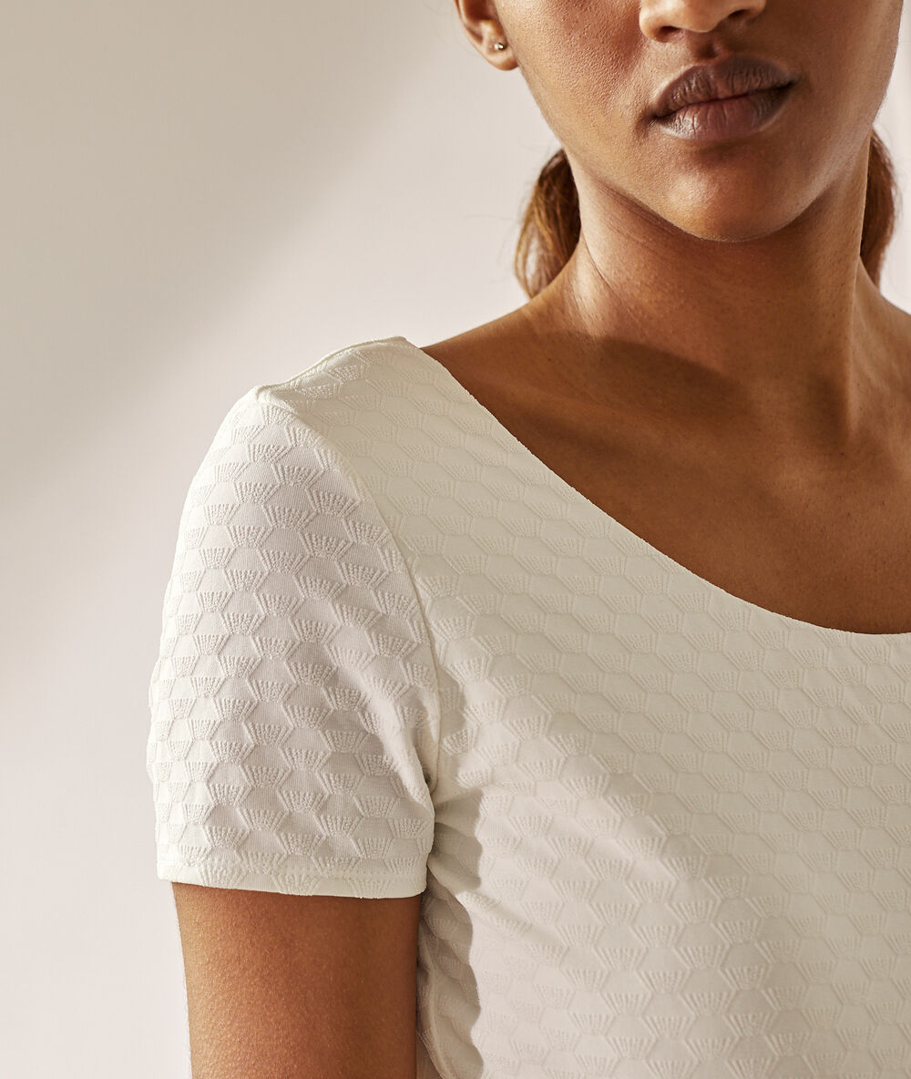 Maillot de bain une pièce, ceinturé avec boucle ecru.