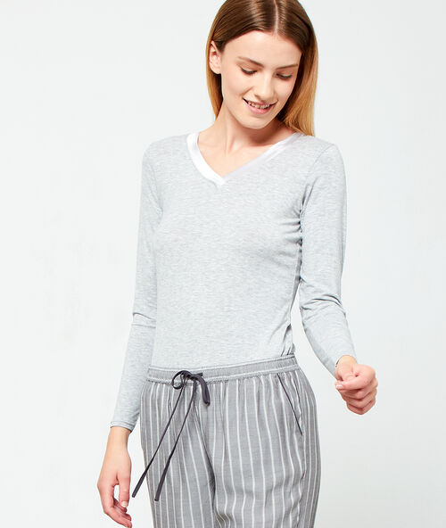 Top d&eacute;collet&eacute; v satin&eacute; gris perle.