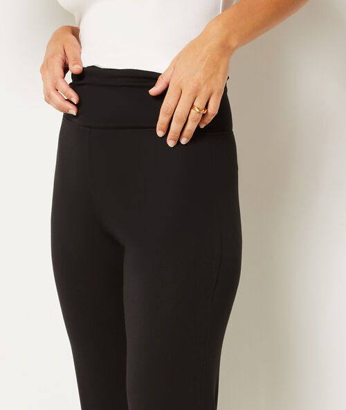 Pantalon fluide taille haute noir.
