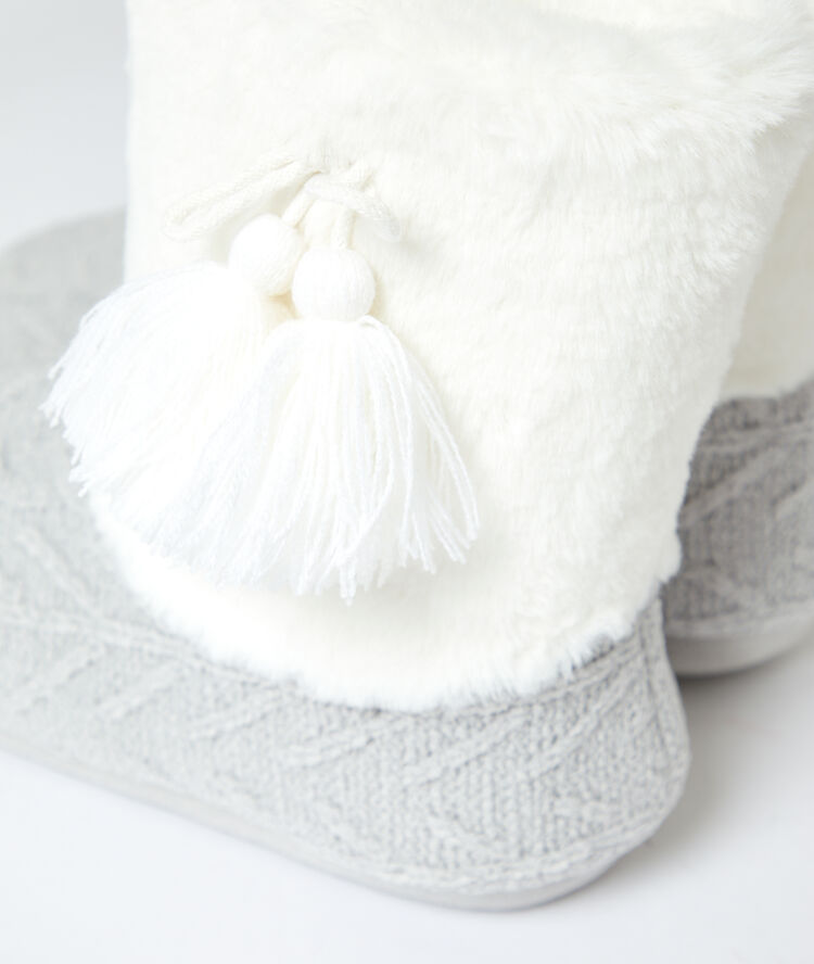 Chaussons bottines fourrés bi matière ecru.