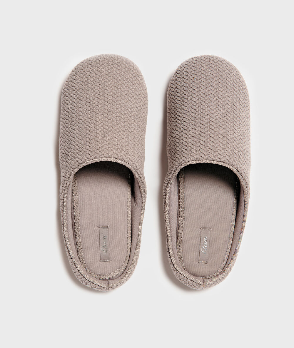 Slippers grijs.