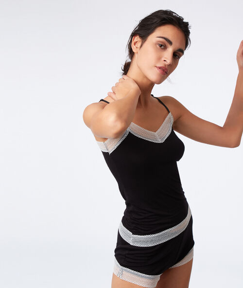 Top &agrave; bords dentelle noir.