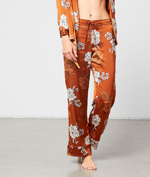 Pantalon satin&eacute; imprim&eacute; floral marron.