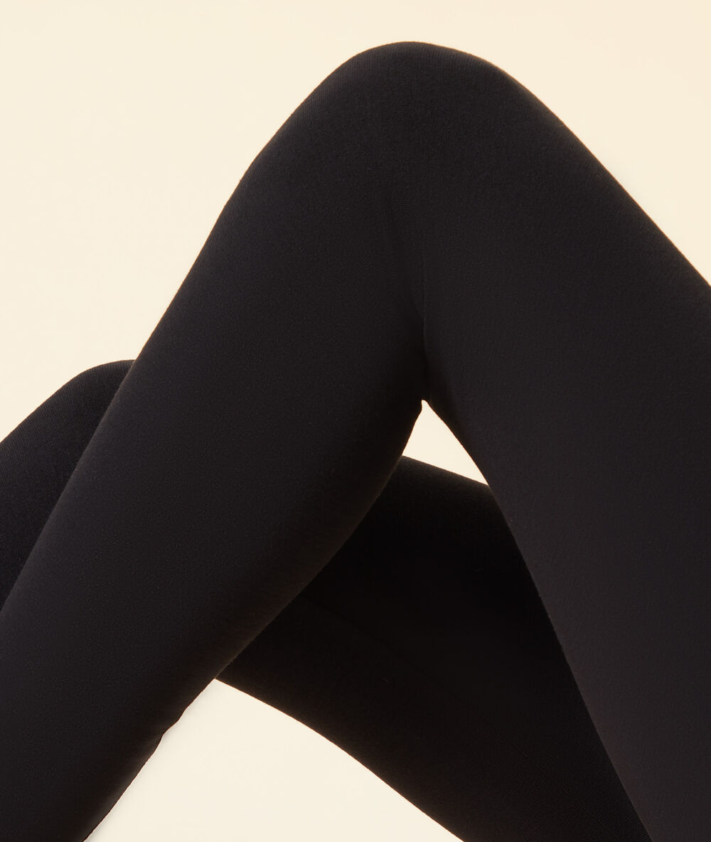 Legging matière thermique noir.