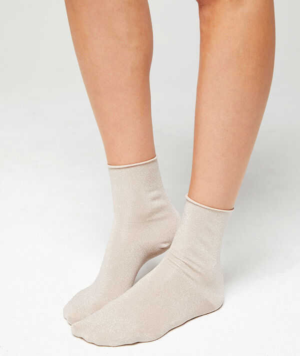 Chaussettes courtes à fils métallisés Chaussettes courtes à fils métallisés;${refinementColor}