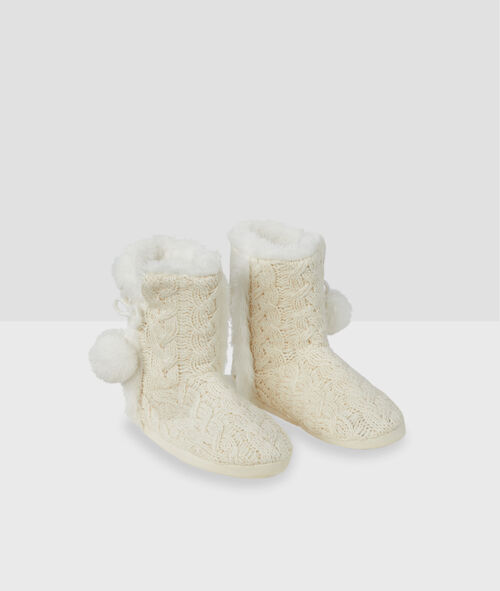 Chaussons bottines fourrés pompons Chaussons bottines fourrés pompons