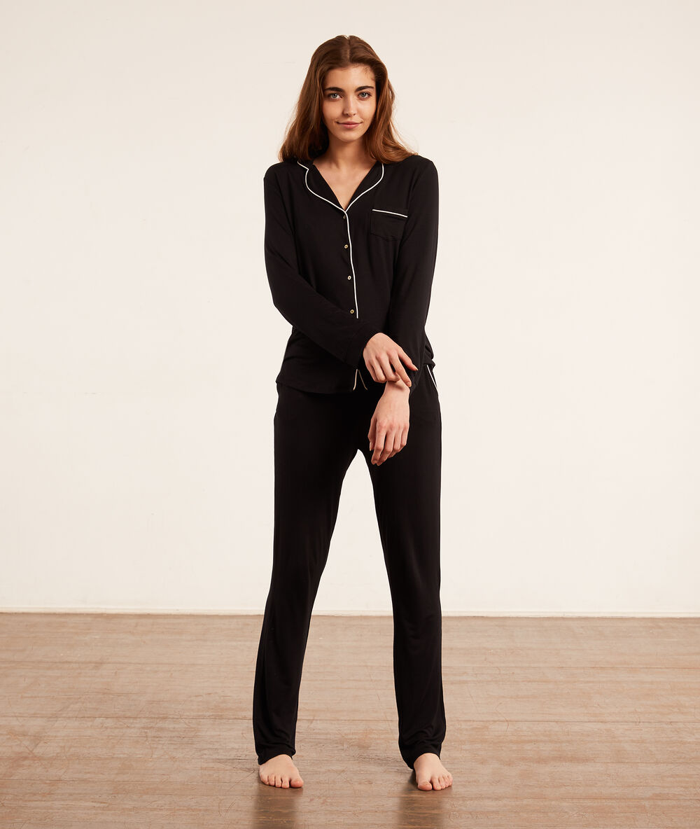 Pantalon noir.