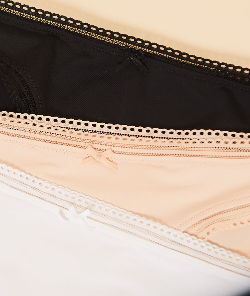 Lot van 3 slips blush.