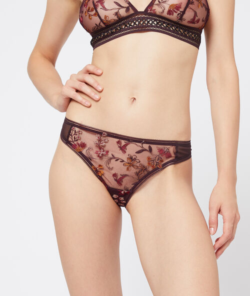 String en dentelle et tulle prune.