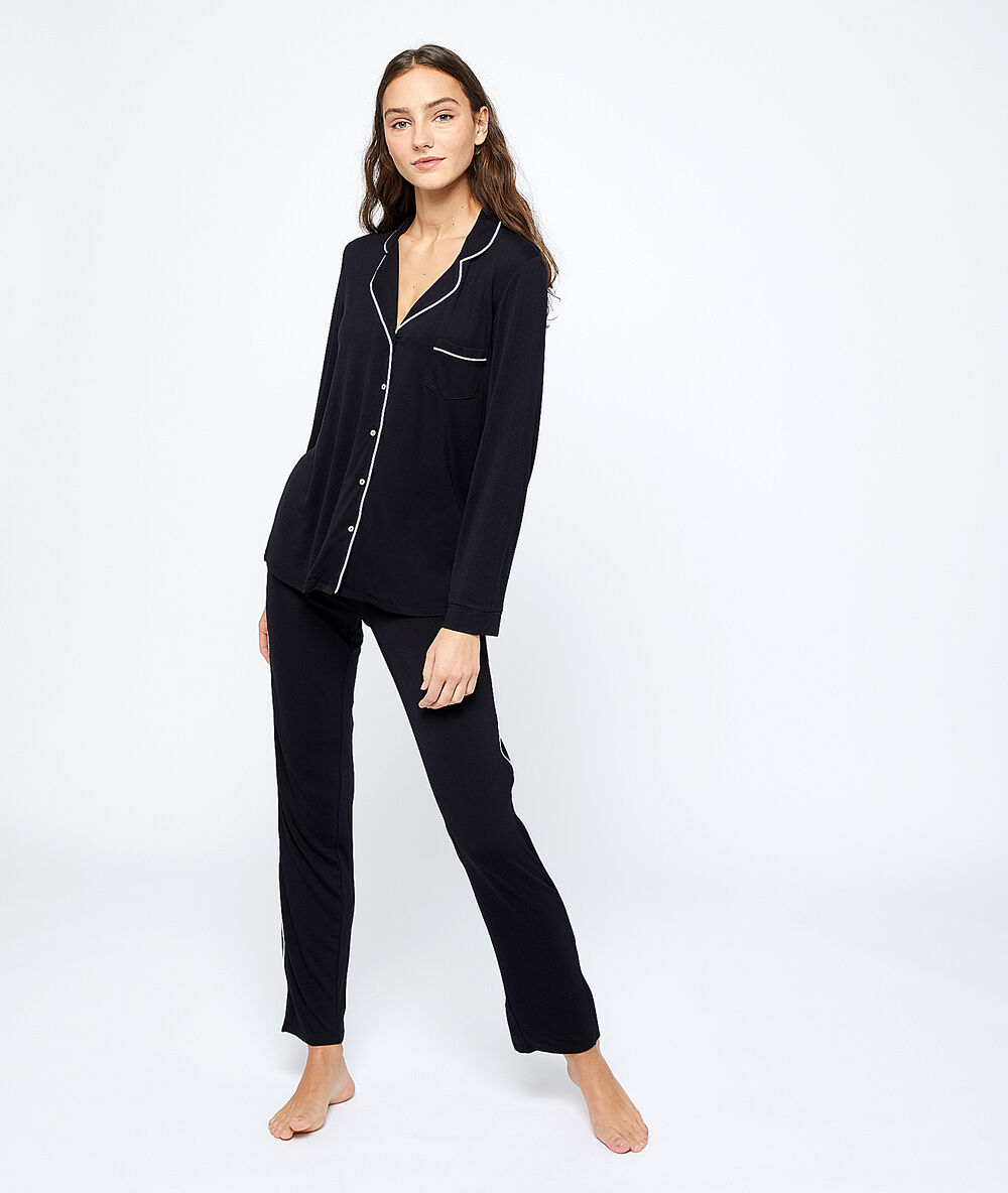 Pantalon de pyjama noir.