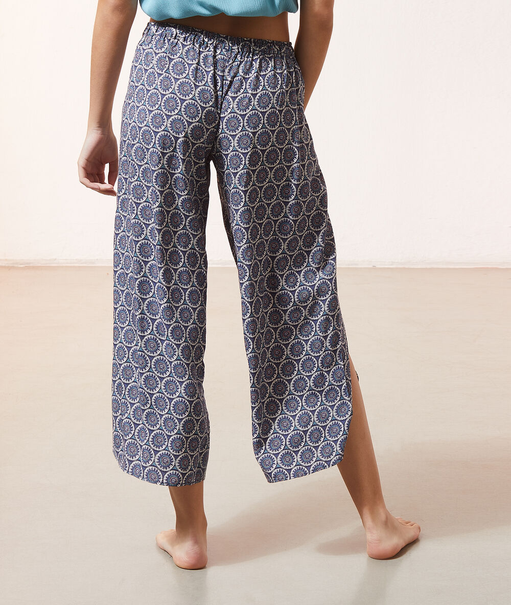 Wijde capri met print marine.