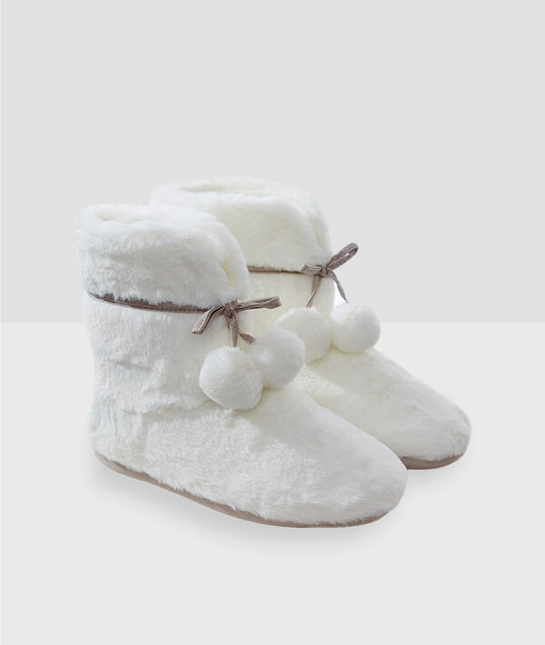 Chaussons bottines à pompons Chaussons bottines à pompons
