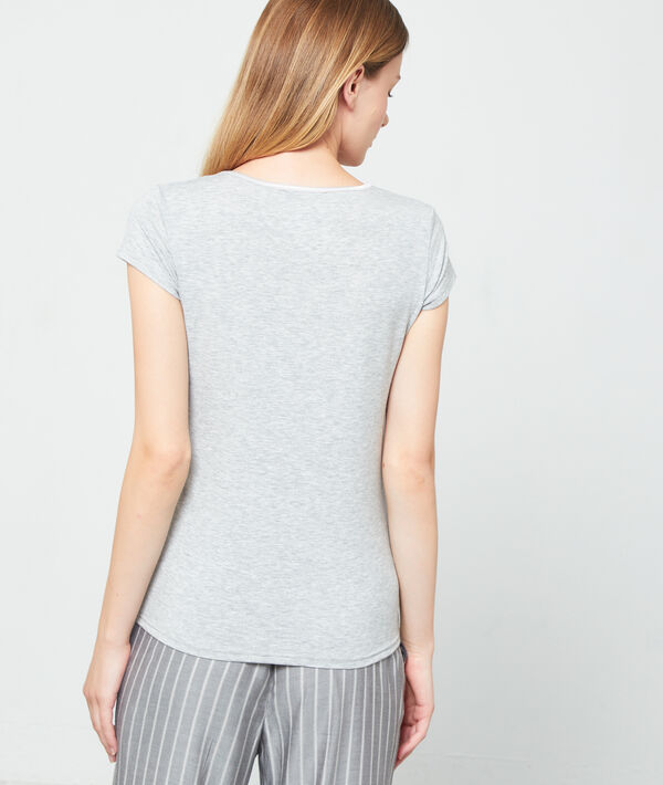 T-shirt décolleté V satiné T-shirt décolleté V satiné;${refinementColor}