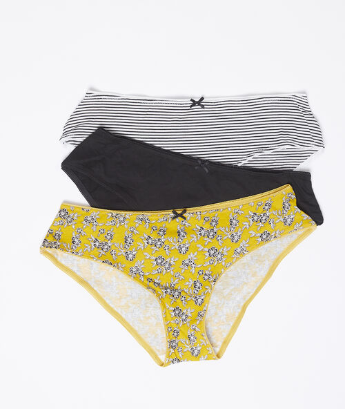 Set met 3 katoenen shorties okergeel.