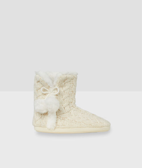 Chaussons bottines fourrés pompons Chaussons bottines fourrés pompons