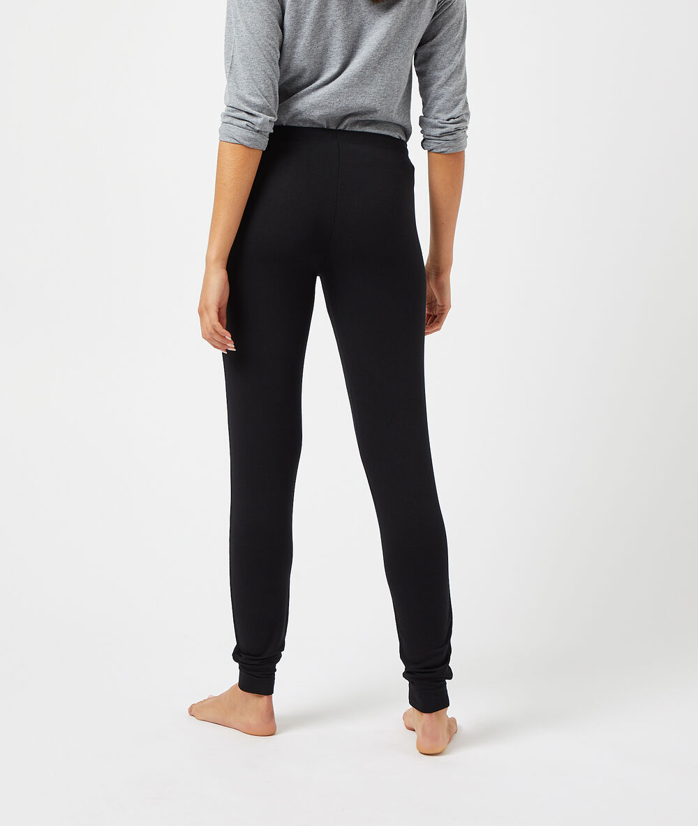 Broek effen zwart.