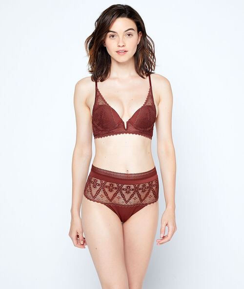 Culotte taille haute en dentelle marron.