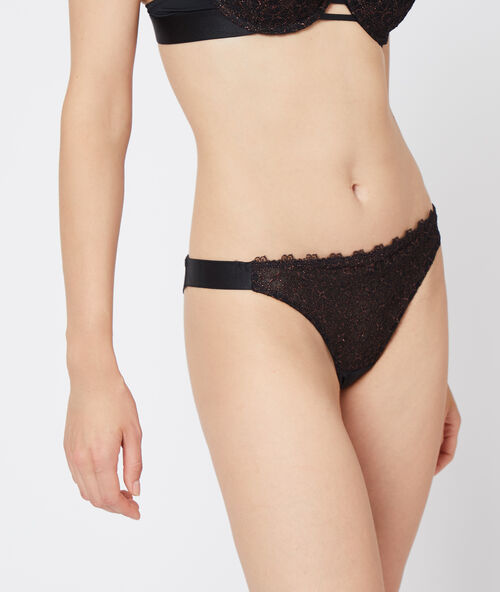 Tanga en dentelle &agrave; fibres m&eacute;tallis&eacute;es bronze.