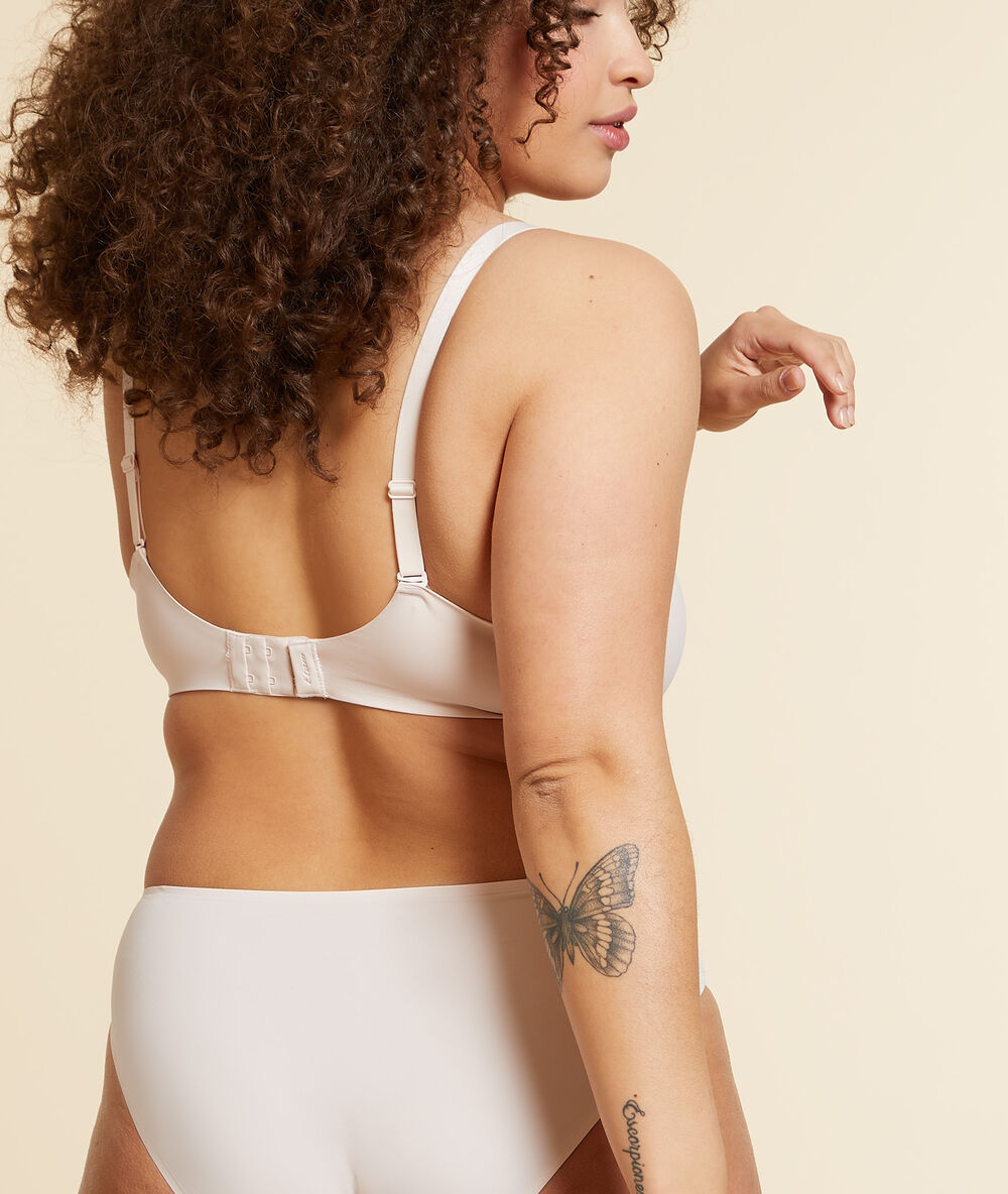 Soutien-gorge corbeille rose poudre.