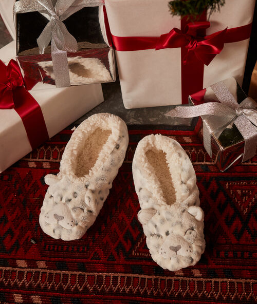 Chaussons"panthère des neiges" blanc.
