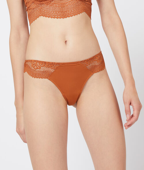 Tanga en dentelle graphique henne.