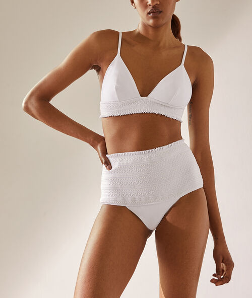 Haut de maillot de bain triangle, basque brod&eacute;e ecru.