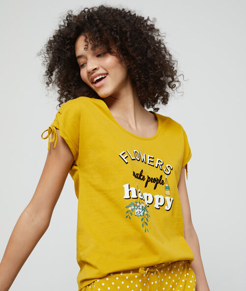 T-shirt 'flowers make people happy' in biologisch katoen geel.