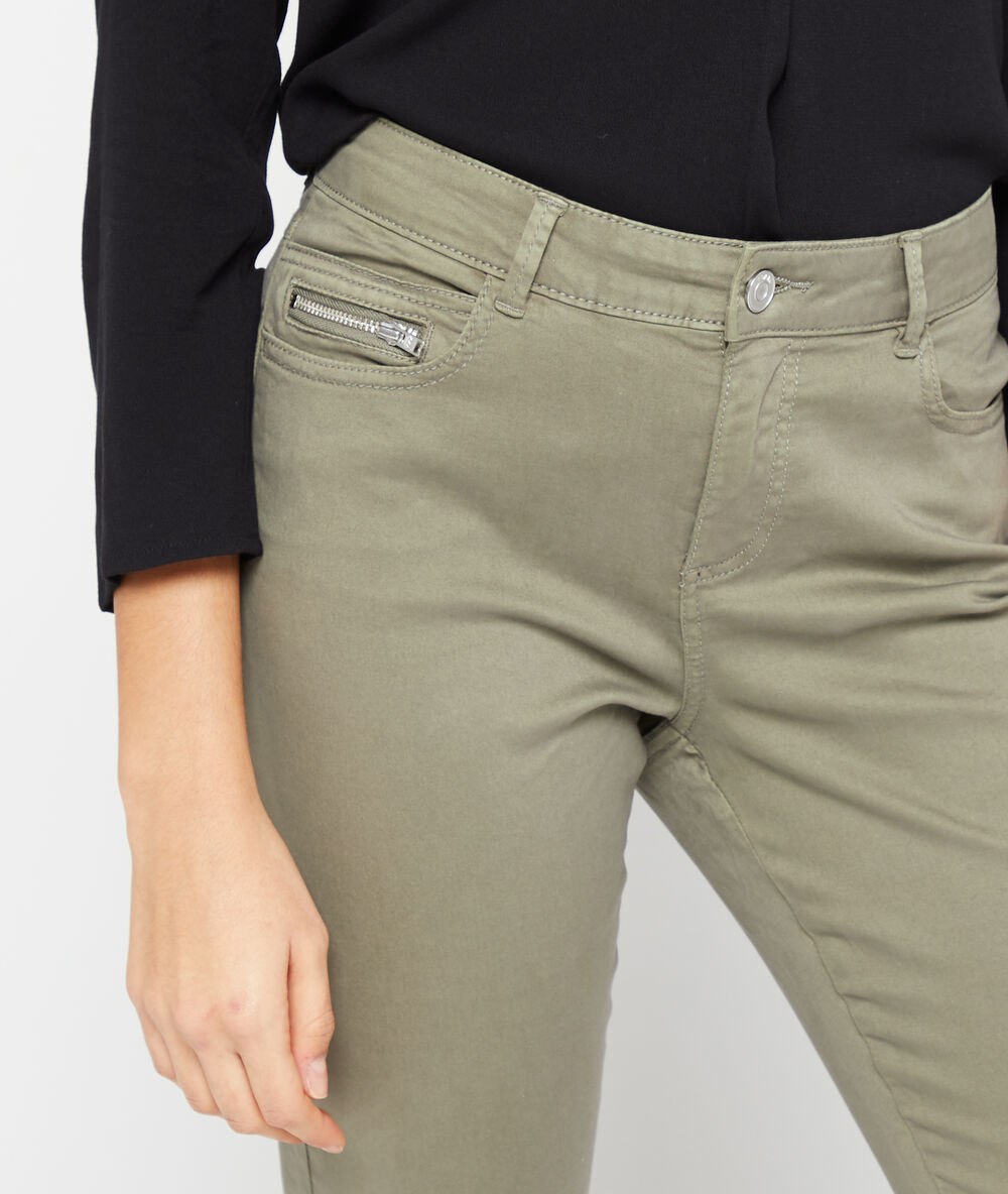Slimfit broek kaki.