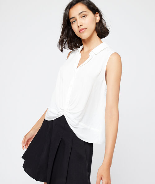 Gedrapeerde blouse ecru.