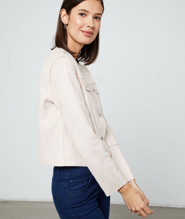 Veste courte effet daim nude.