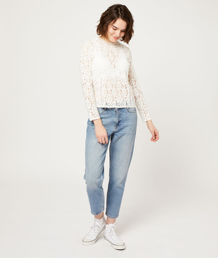 Guipure blouse ecru.
