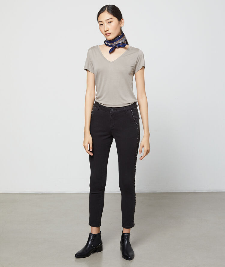 T-shirt col v taupe.