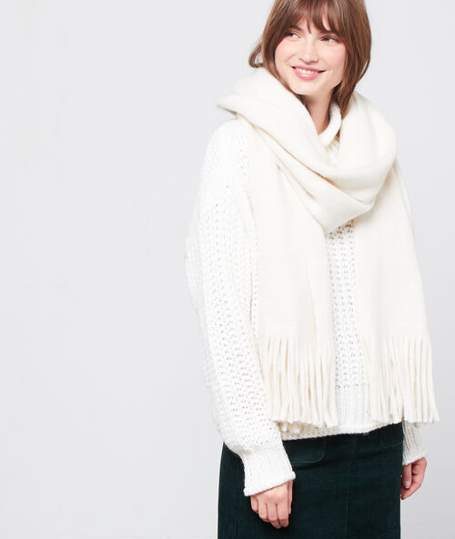&Eacute;charpe unie &agrave; franges ecru.